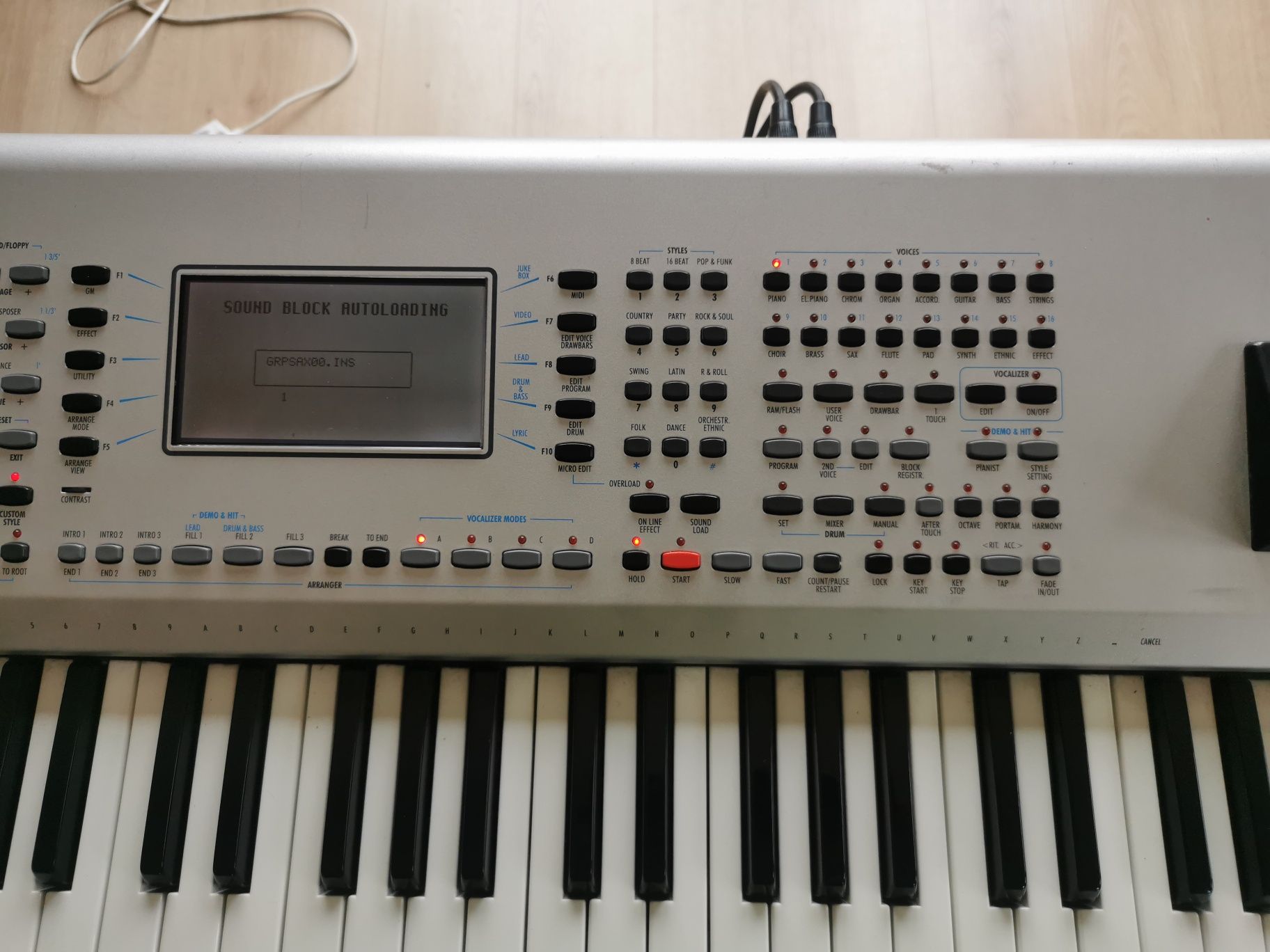 Ketron sd1. Korg Roland