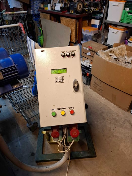 Przewijarka do folii aluminiowej i stretchu