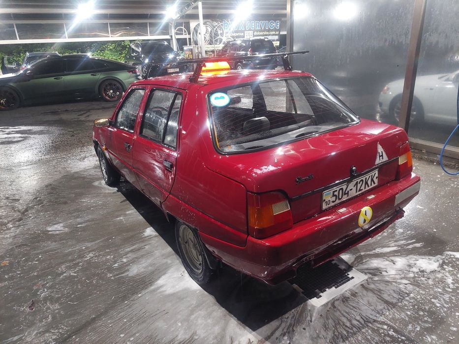 Заз  славута   на полно  ходу  по городу га 10