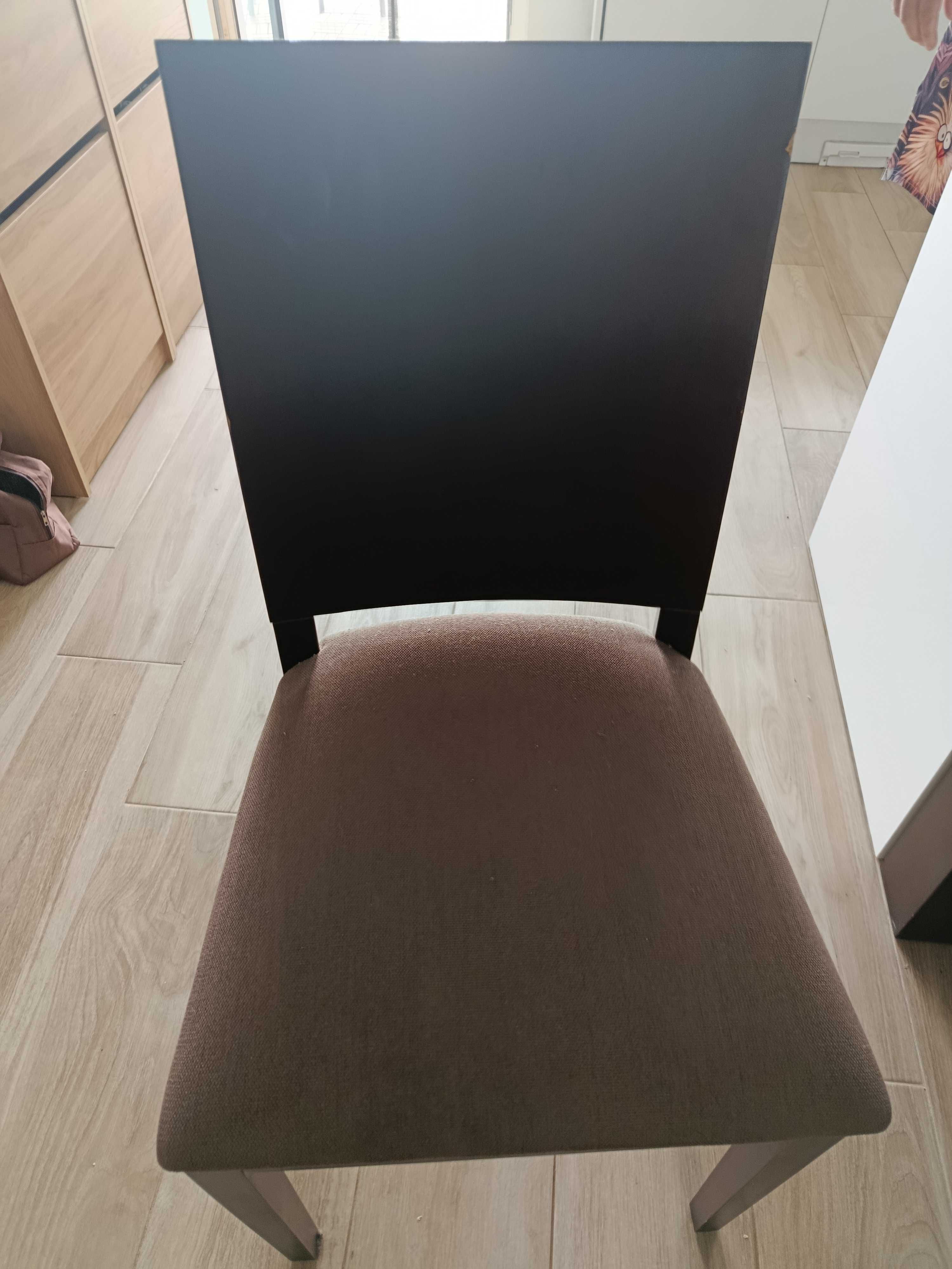 Mesa sala extensível c/ 4 cadeiras forradas