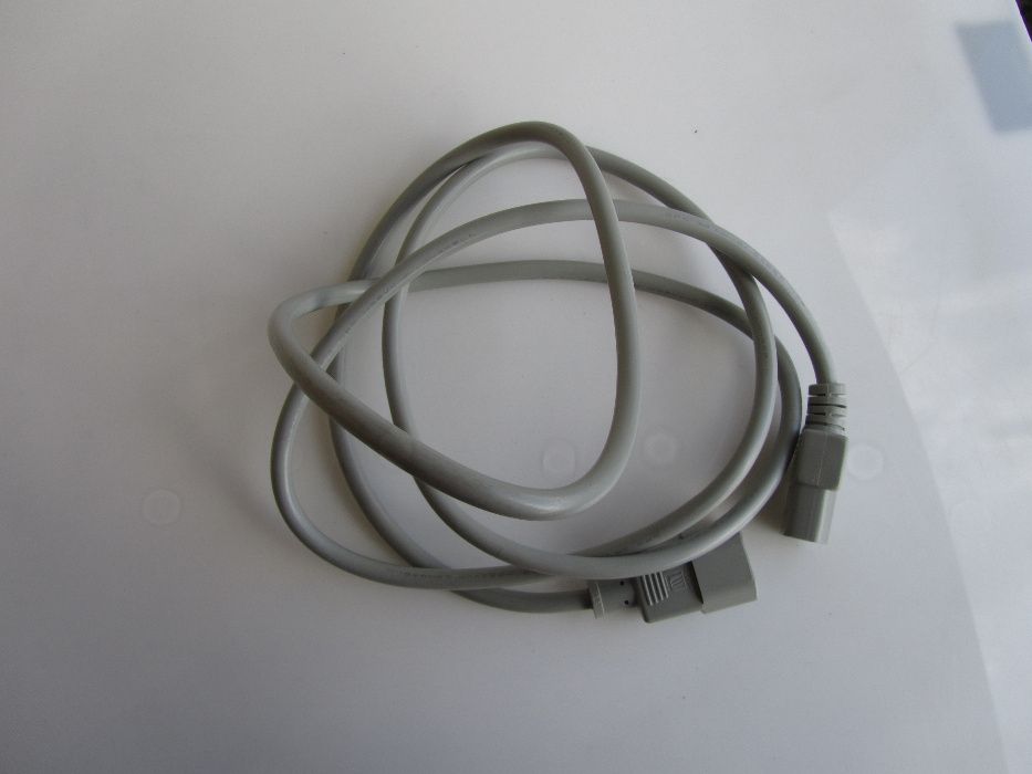 Przedłużacz kabla zasilającego C13 - C14 czarny 1,2 m