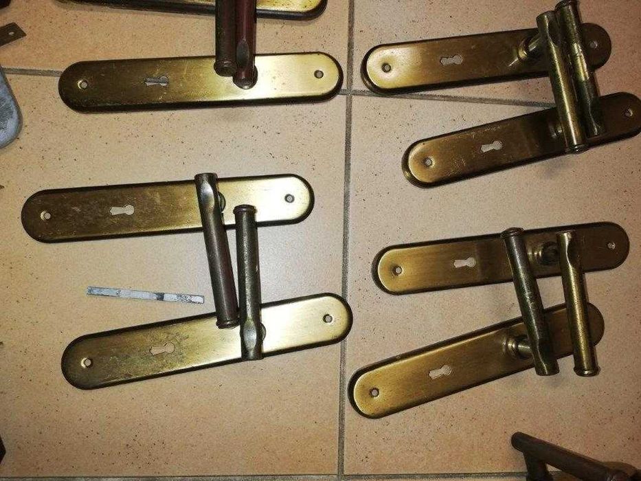 Ferragens - fechaduras e puxadores