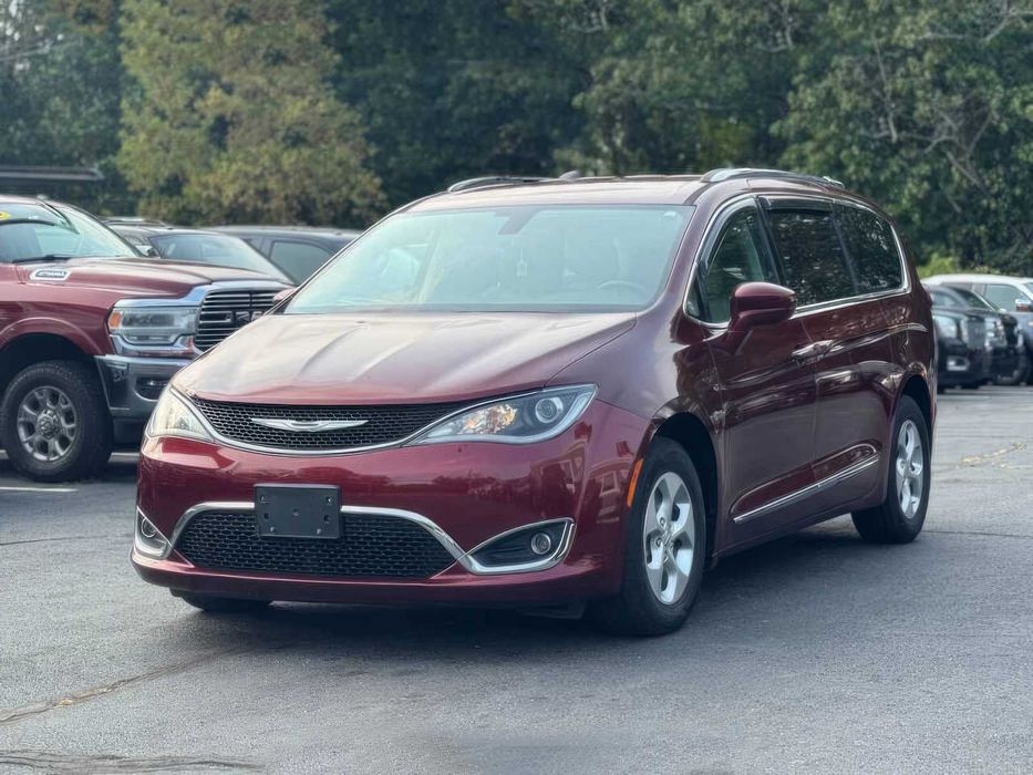 Chrysler Pacifica Touring-L Plus      2017