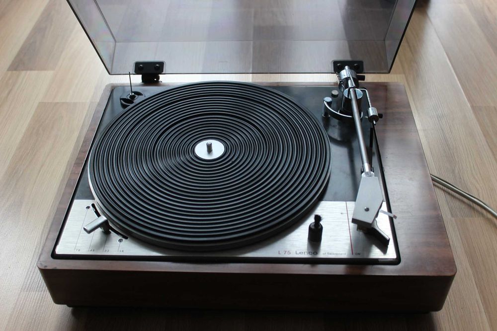 Gramofon lenco L75