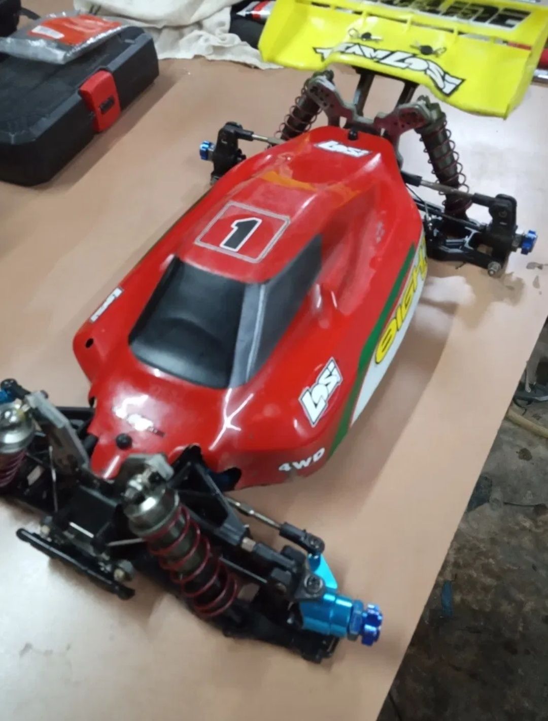 Vendo carro Losi telecomando 4WD