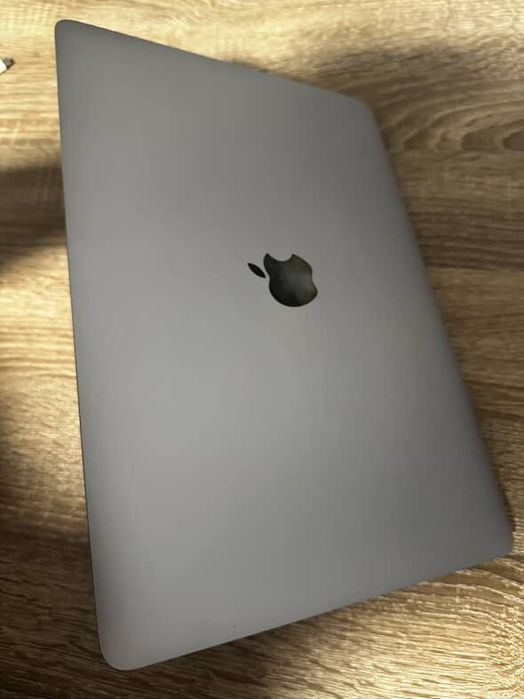 MacBook Pro i5 8GB