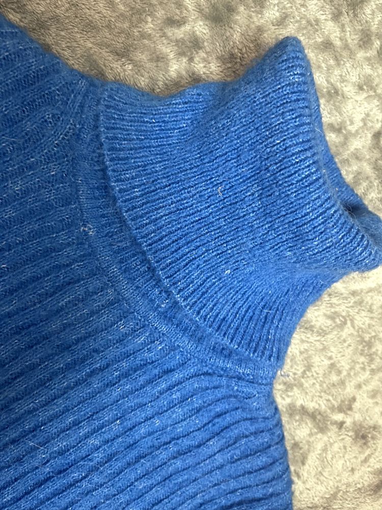 Жіночий светр Mango, розмір XS, б/у