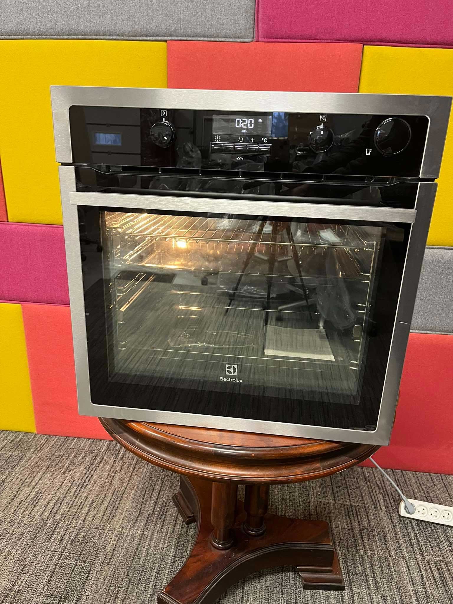Piekarnik elektryczny parowy Electrolux EOB6651ANX jak nowy CombiSteam