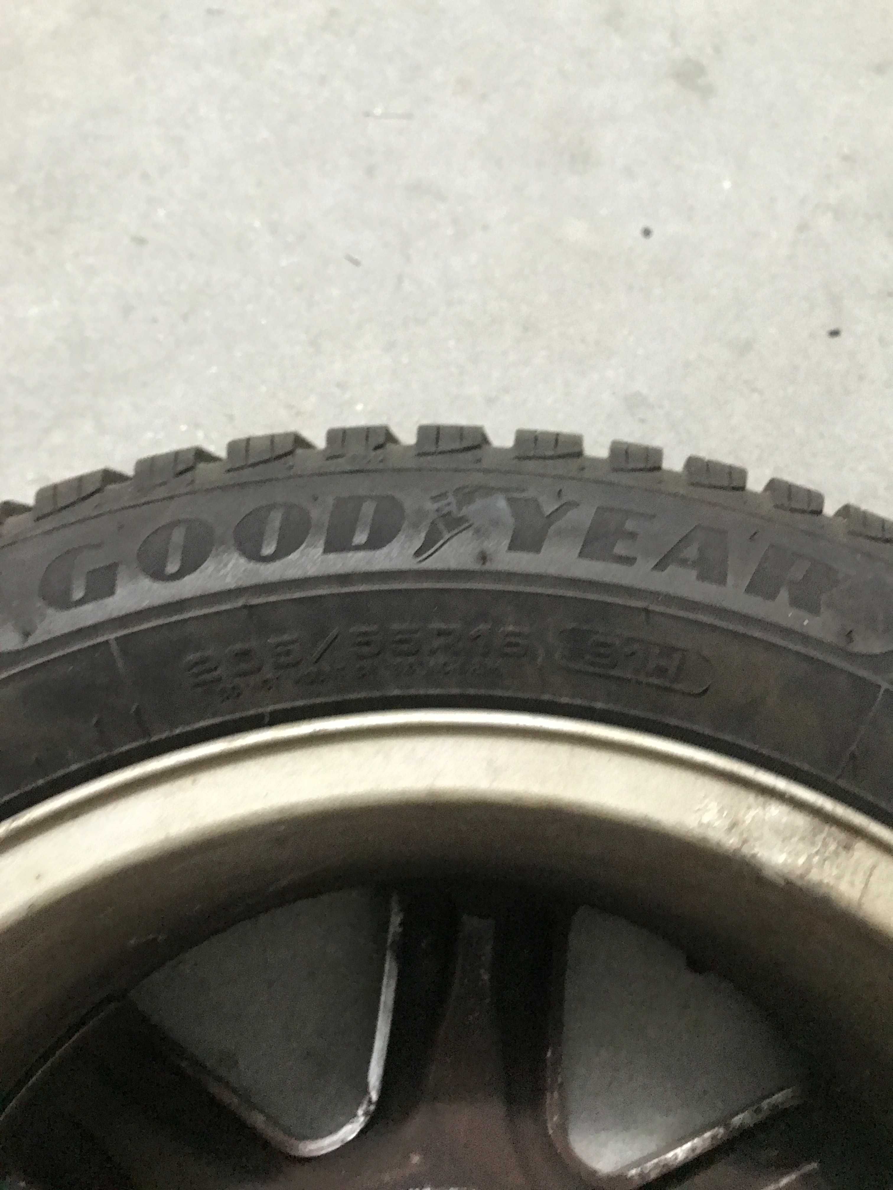 Conjunto 4 Pneus Inverno Goodyear + 4 Jantes  Skoda Octavia