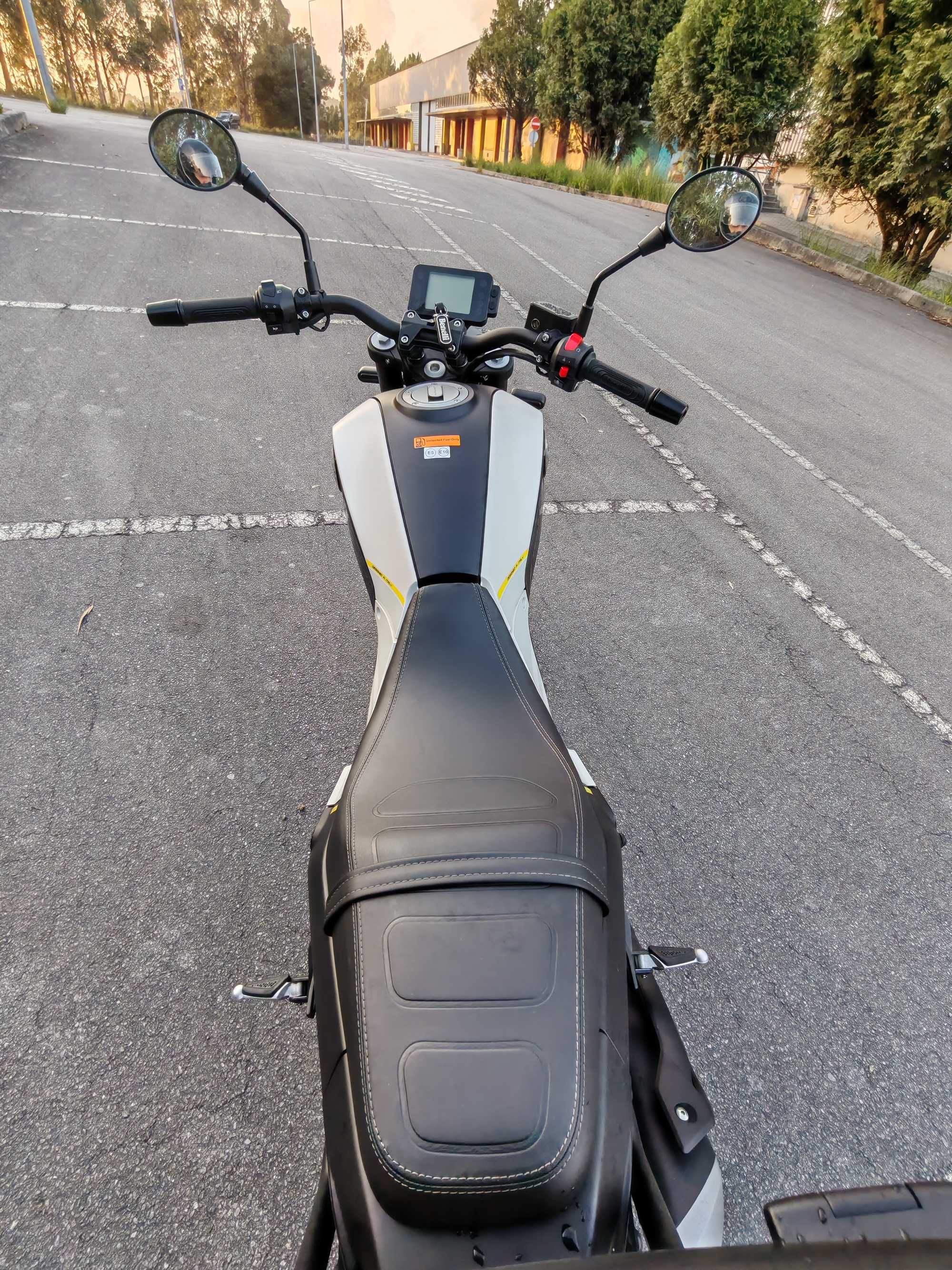 Benelli leoncino 125