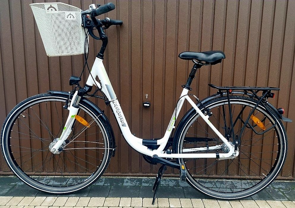 Rower miejski damka Pegasus Piazza Bialy
Kola 28 cali felgi wzmacniane