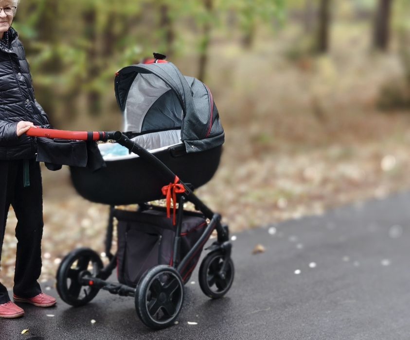 Wózek Coletto Modena czarno czerwony gondola plus spacerówka ISOFIX
