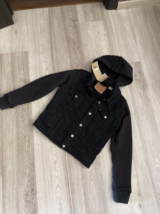 джинсовый пиджак levis размер S Футболка levis оригинал S