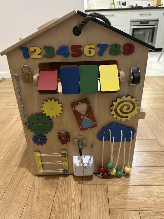 Бізідім, бізікуб бізіборд бизидом space me