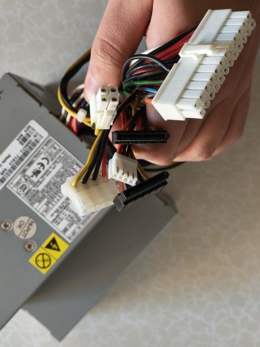 Fonte Dell 280W - testada e a funcionar