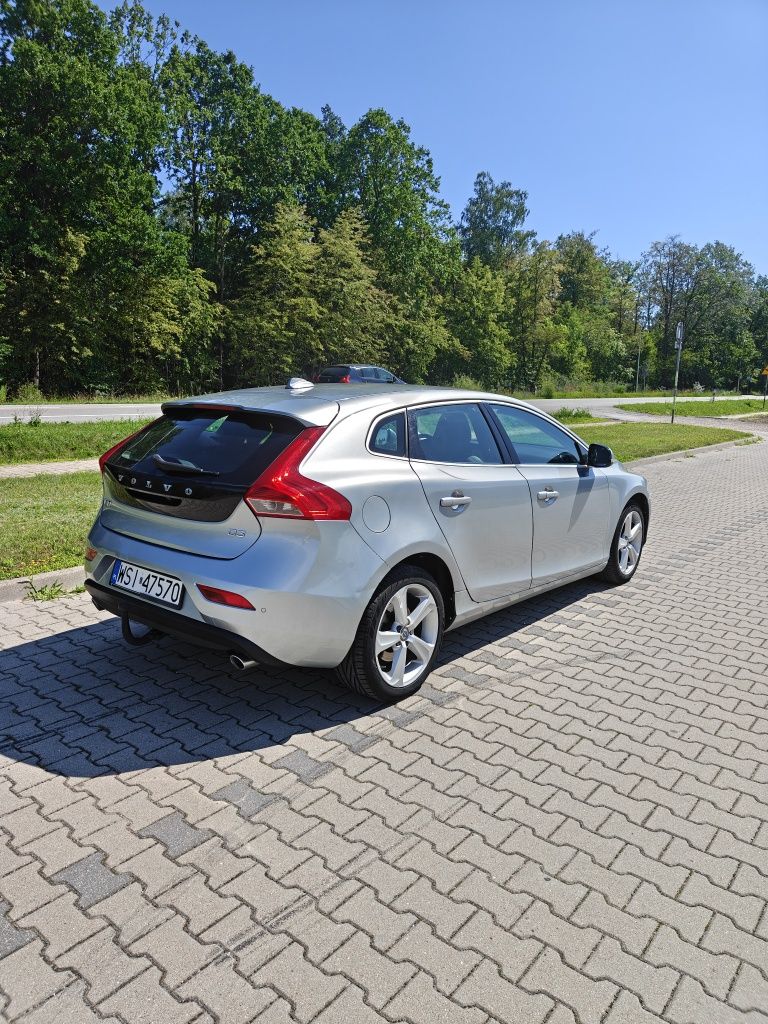 Sprzedam Volvo V40 D3