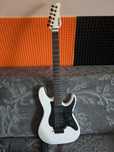 Gitara elektryczna Schecter Sun Valley biała + EMG 60 Kirk Hammet USA