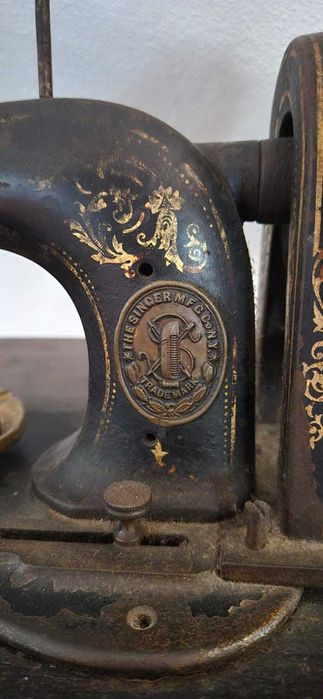 Antiga Mesa de Costura Singer Original – Peça de Coleção