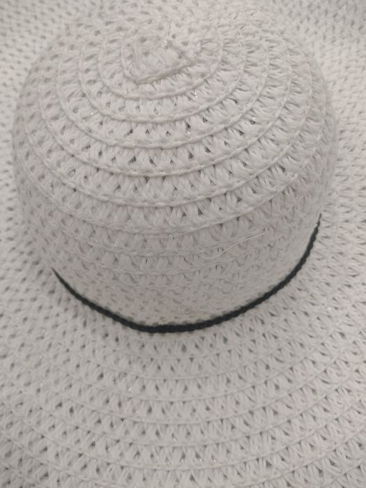 Reserved kapelusz słomkowy biały damski na lato