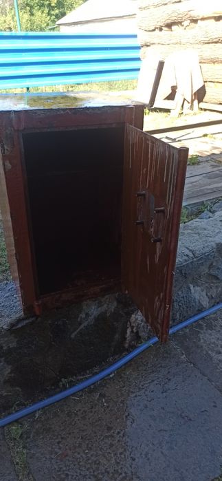 Сейф           .