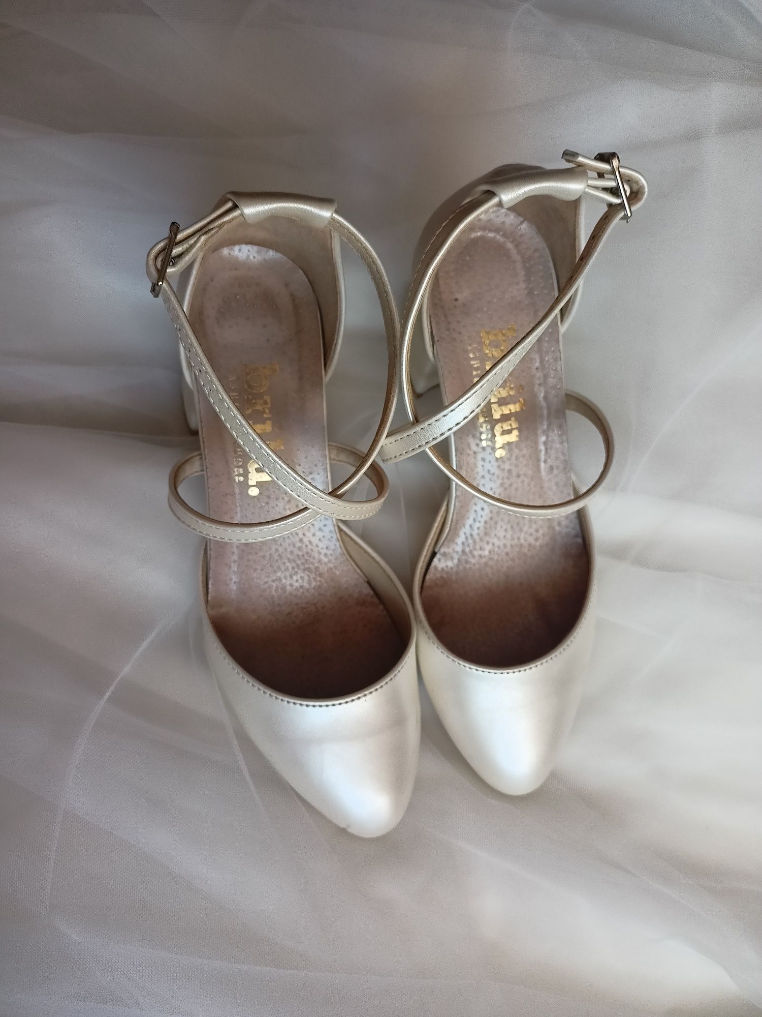 Buty ślubne brilu rozmiar 36 perłowe