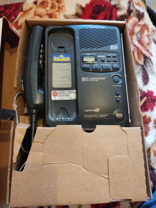 Радио телефон Panasonic KXTCM412B с цифровым автоответчиком