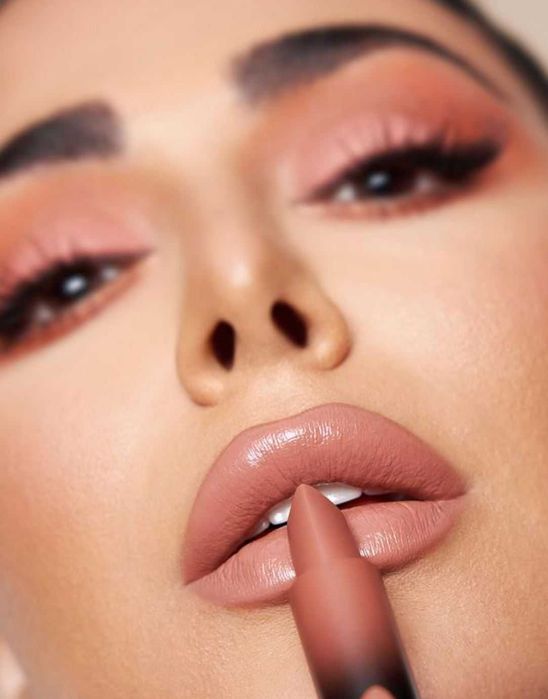 Помада для губ huda beauty power bullet cream glow  sweet cheeks