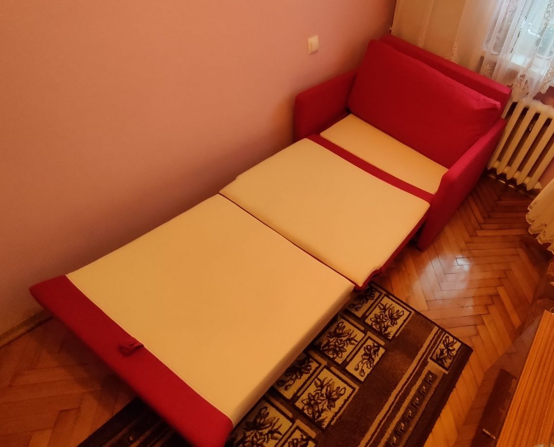 Sofa rozkładana, czerwona, używana