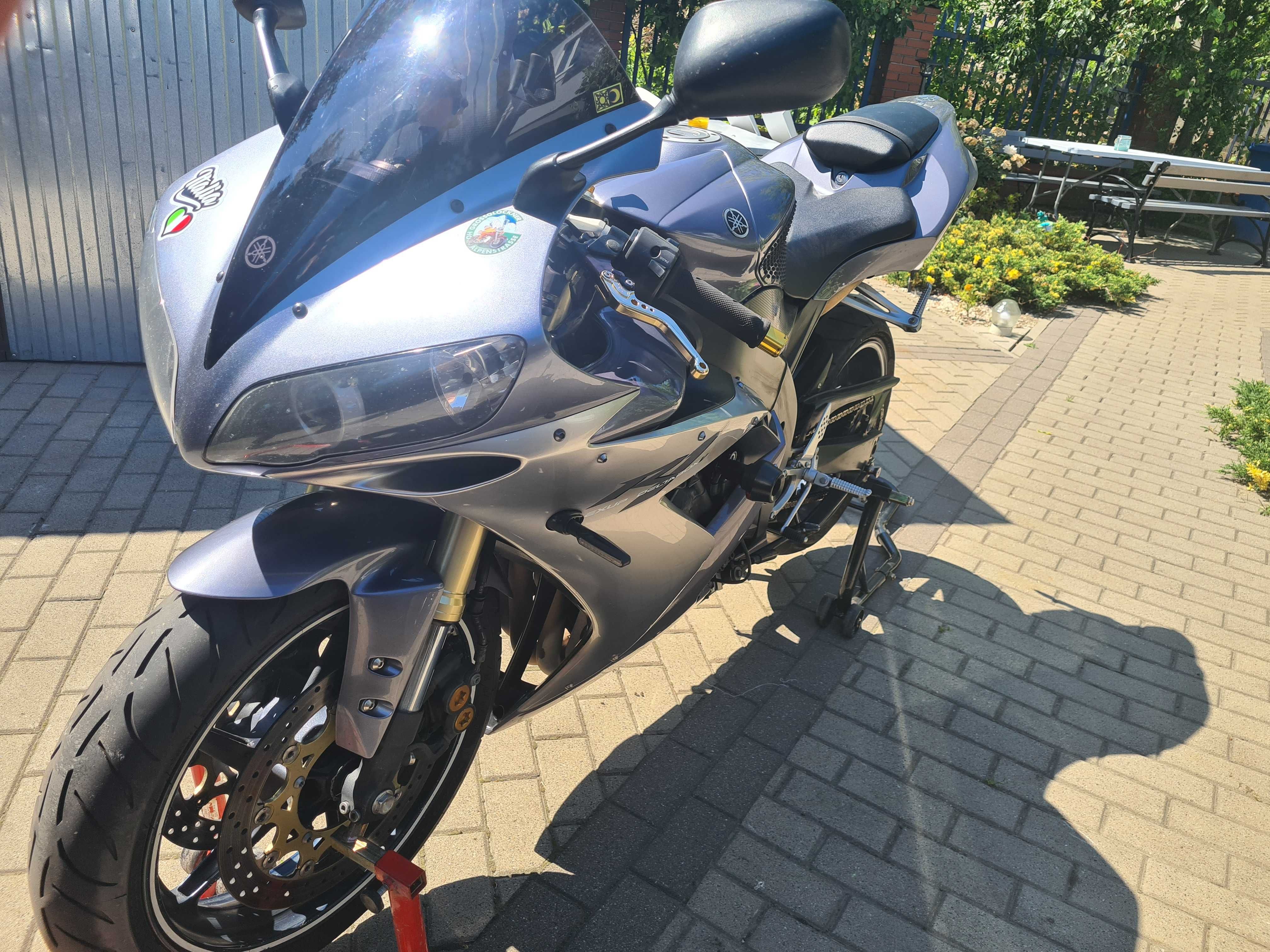 Yamaha R1 RN12 2005r