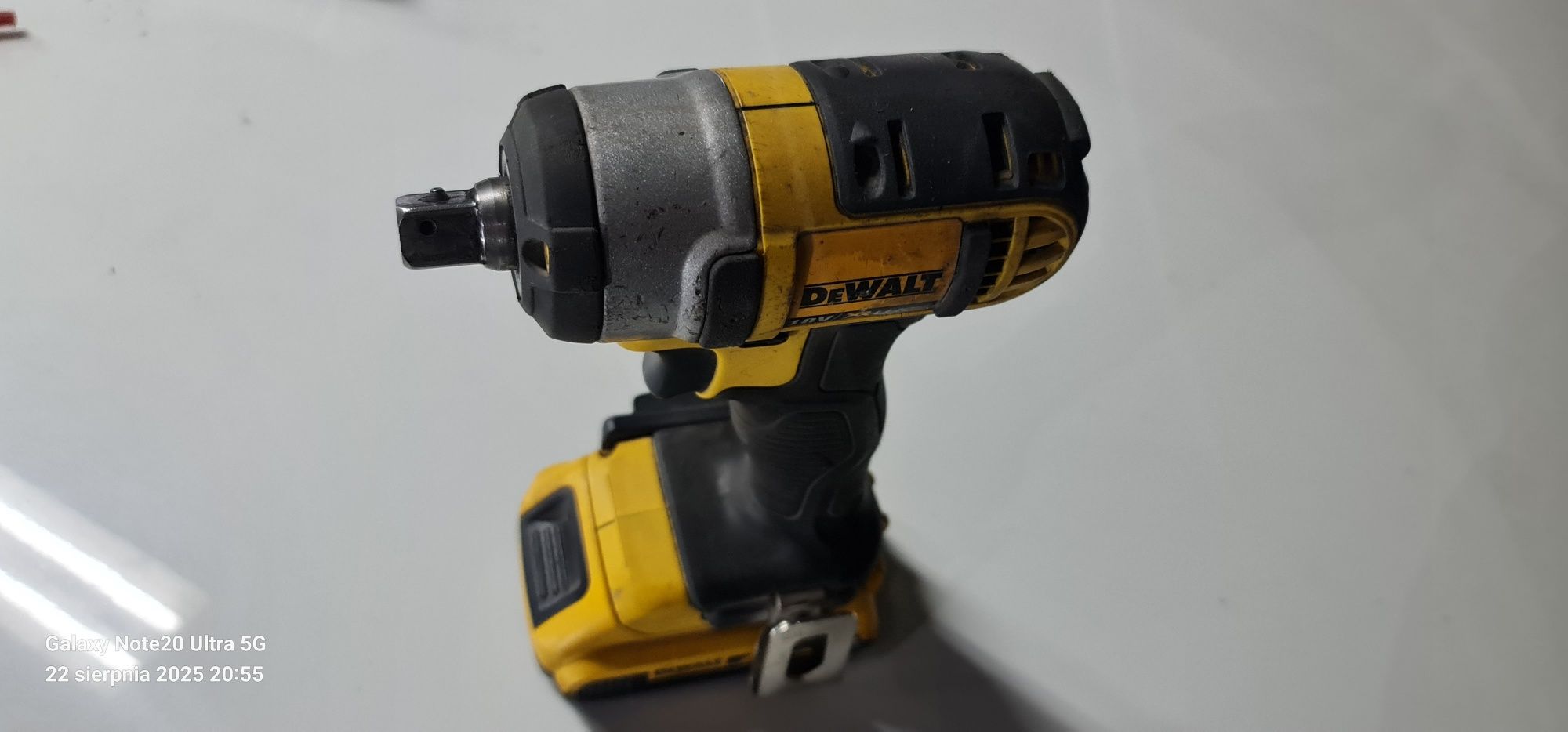 Klucz udarowy dewalt DCF880  oryginał