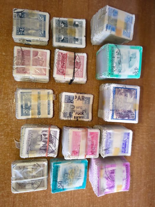 Zestaw znaczków pocztowych Republik Osterreich  b. duża ilość