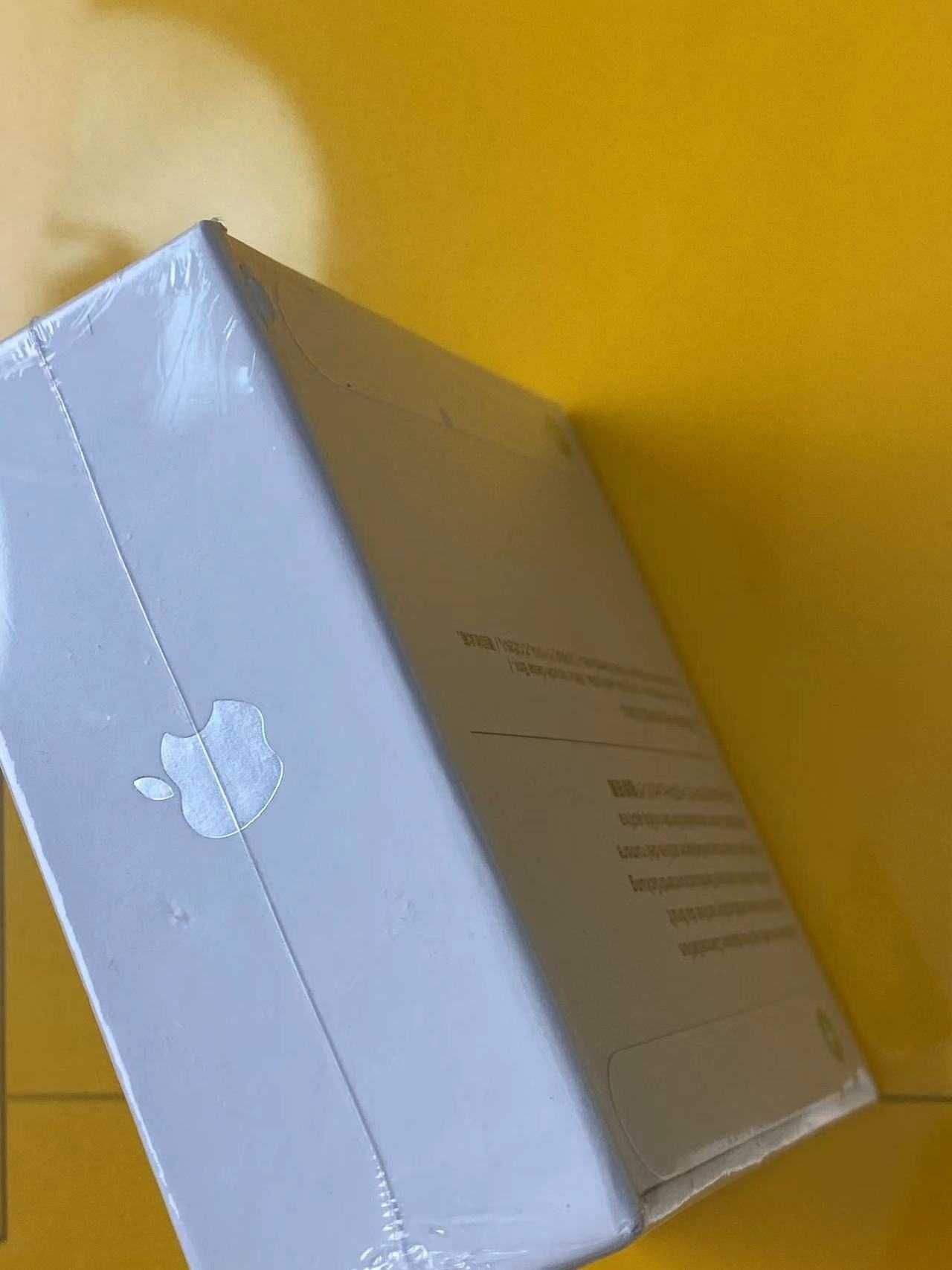 Słuchawki Apple AirPods 4 - Nowe z aktywną redukcją szumów