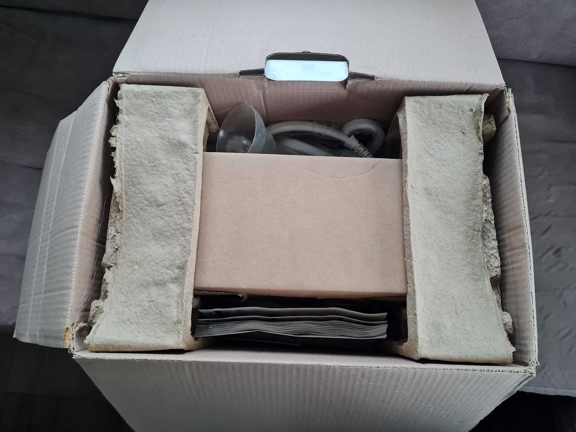 Sprzedam NOWE żelazko z generatorem pary Philips GC6310 (parowe).