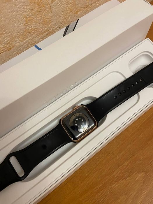 Смарт-годинн к Apple Watch 6 , 40mm, gold aluminium case