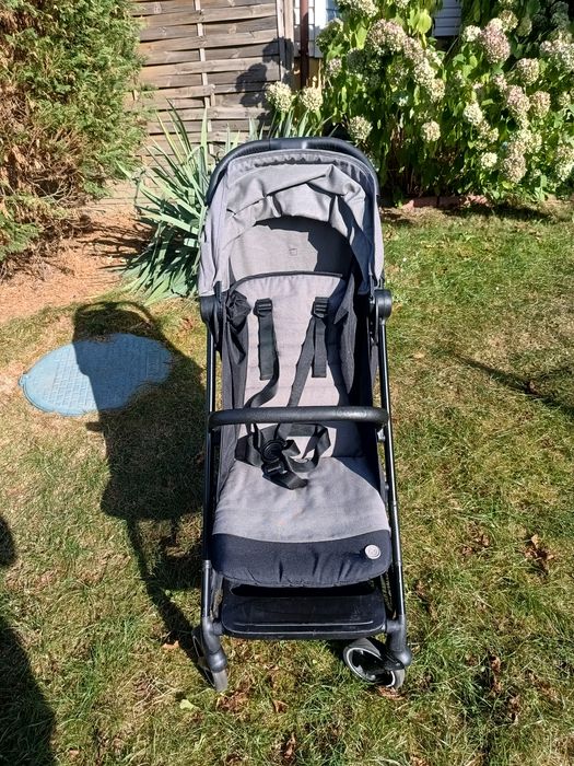 Lekki wózek spacerowy Cybex Beezy Soho Grey