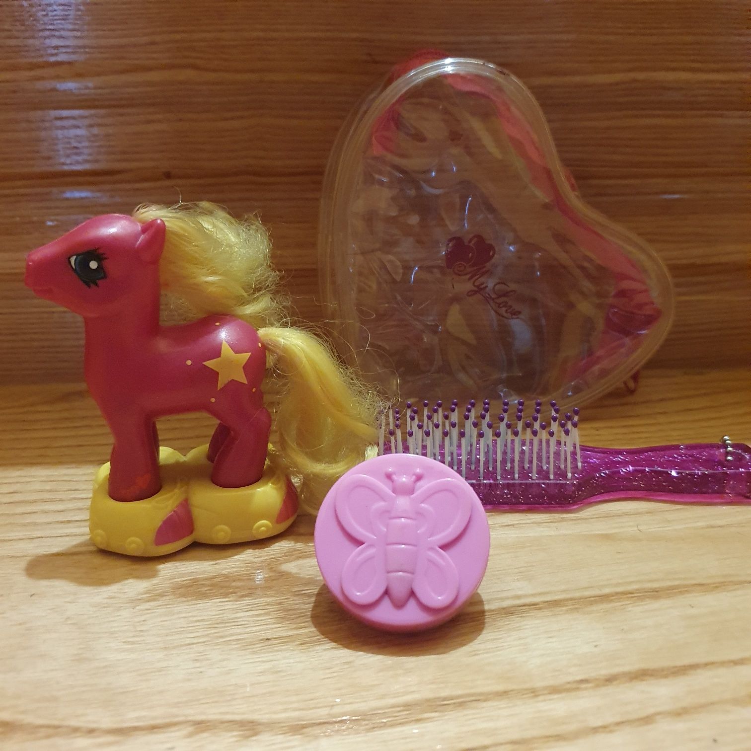 My Little Pony kucyk szczotka pierścień z magnesem podest z magnesem