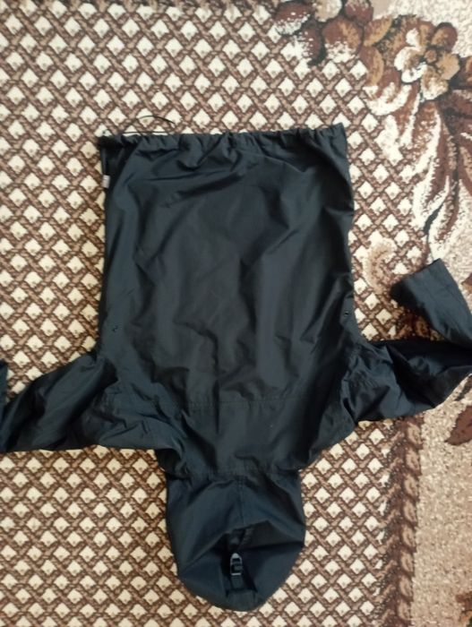 анорак напапірі в хорошому стані