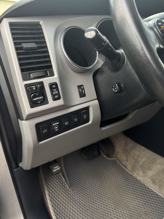 Toyota sequoia platinum