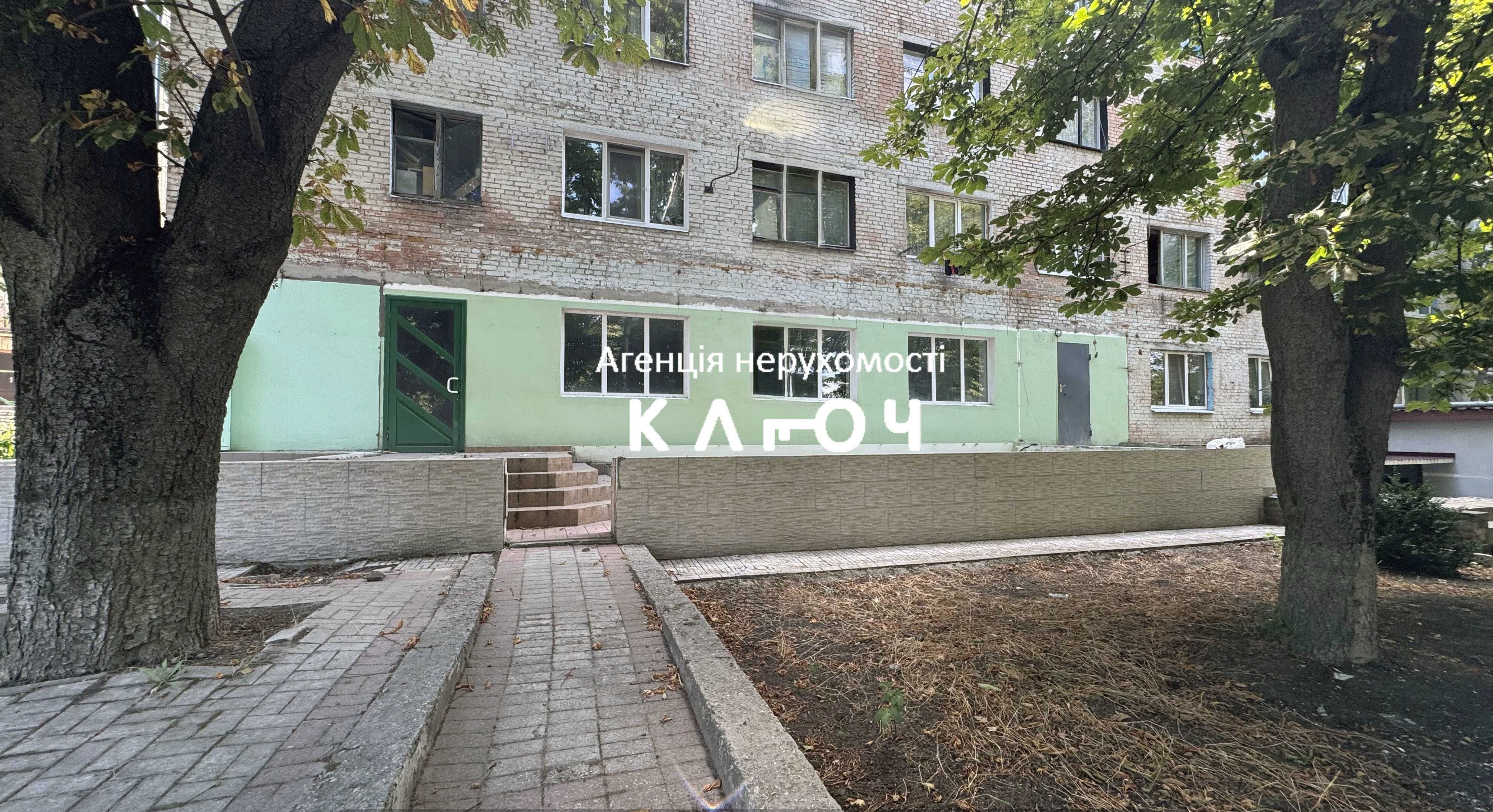 Продаж приміщення 187 м², вул. Чорновола, фасад, три входи