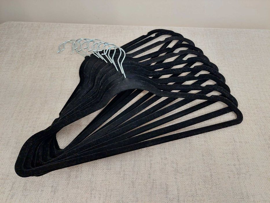 Тремпеля Вішалки Пелечіки велюрні 10шт чорні нові
