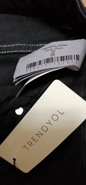 Джинсові штани Trendyol, великого розміру