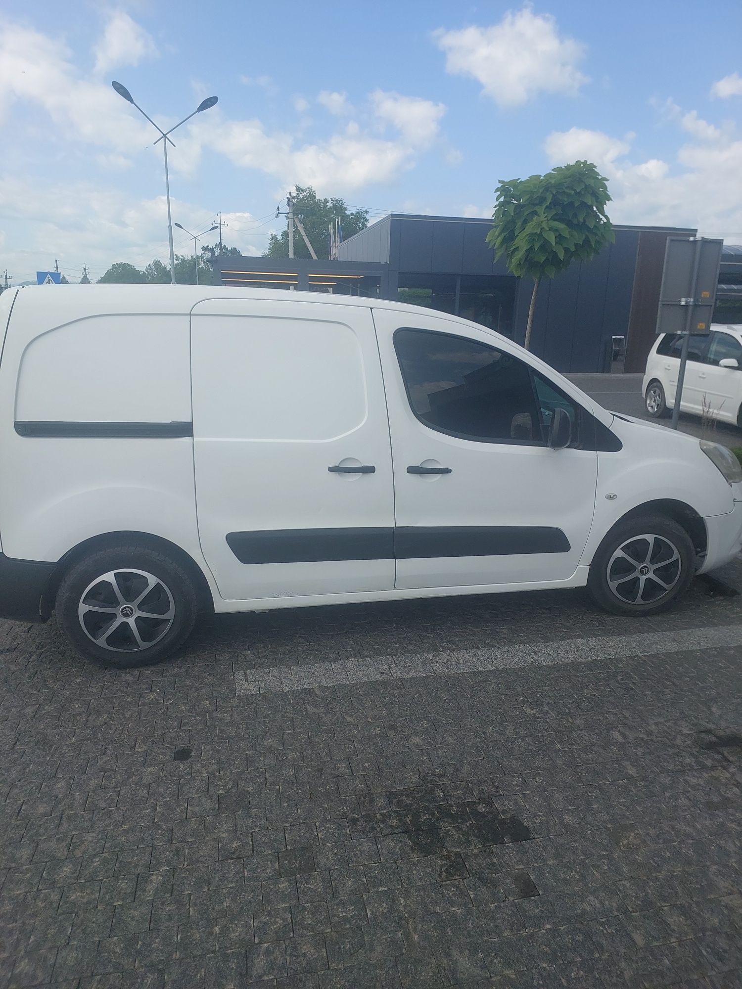 Продам citroen berlingo 2012р 1.6 hdi