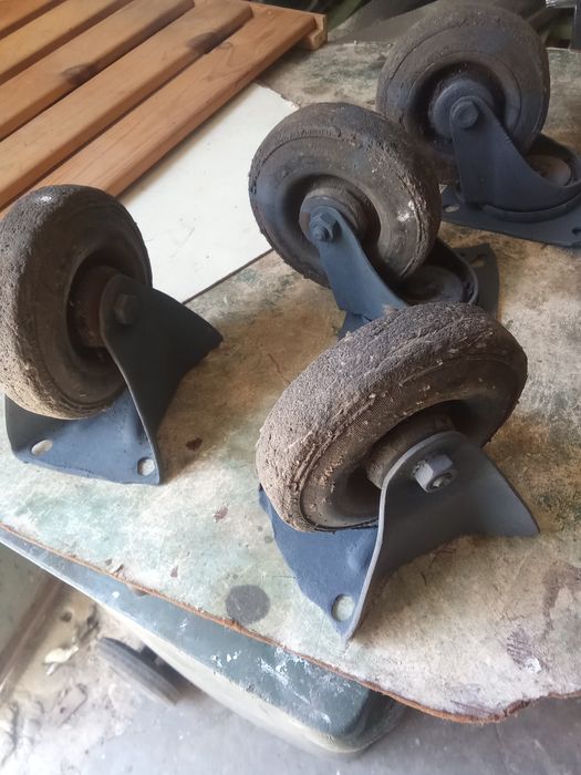 4 rodas para grua ou carro.