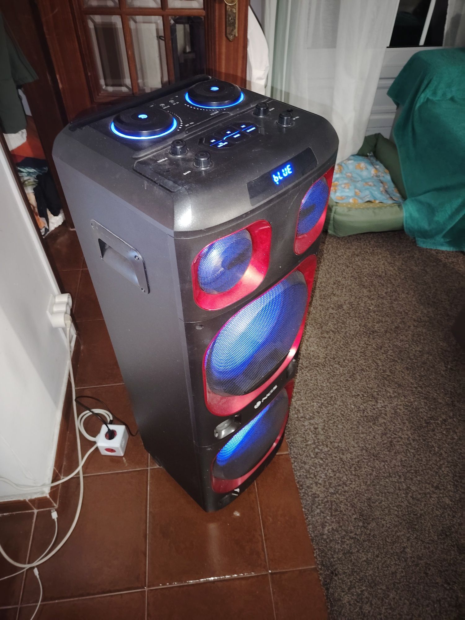 Coluna Ngs wild Ska 2 de 800w

Grande e potente sistema de música DJ p