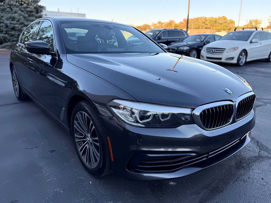 BMW 5 Series      2019