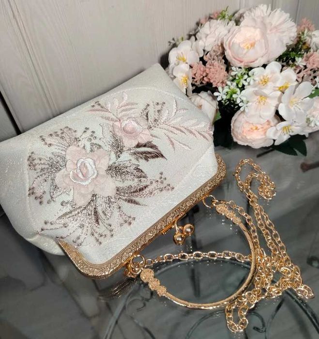 torebka wizytowa kuferek vintage lolita haftowana lolita ślub wesele