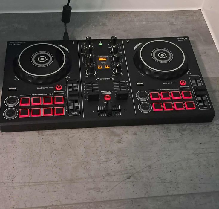 Pioneer dj controller ddj-200