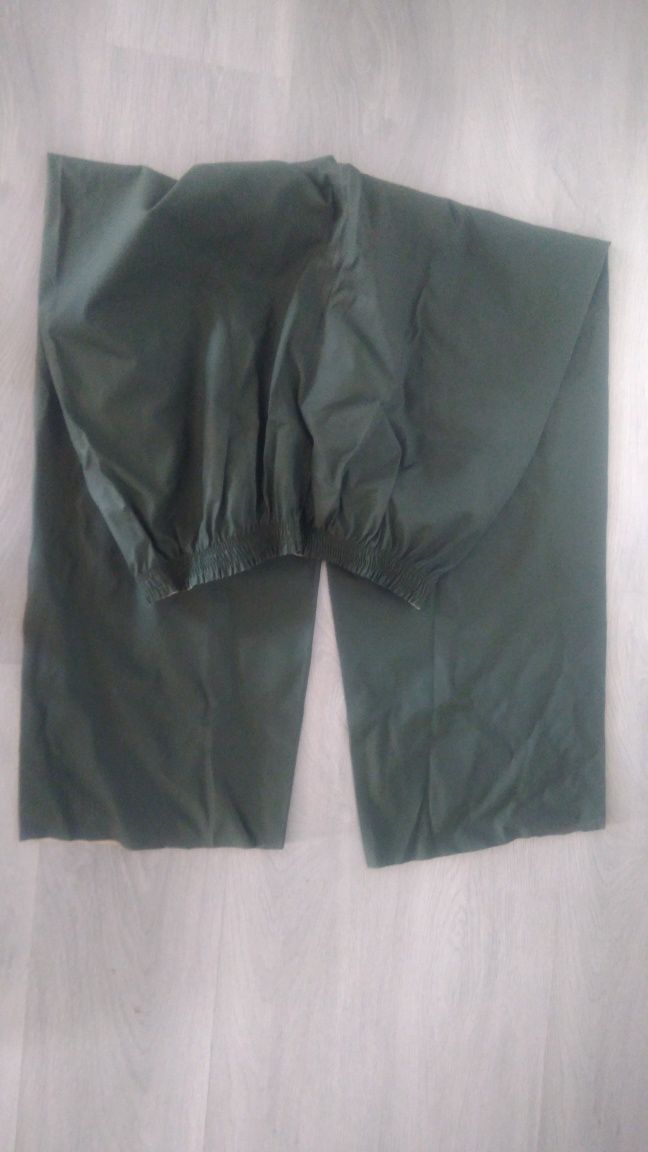 Calças para chuva