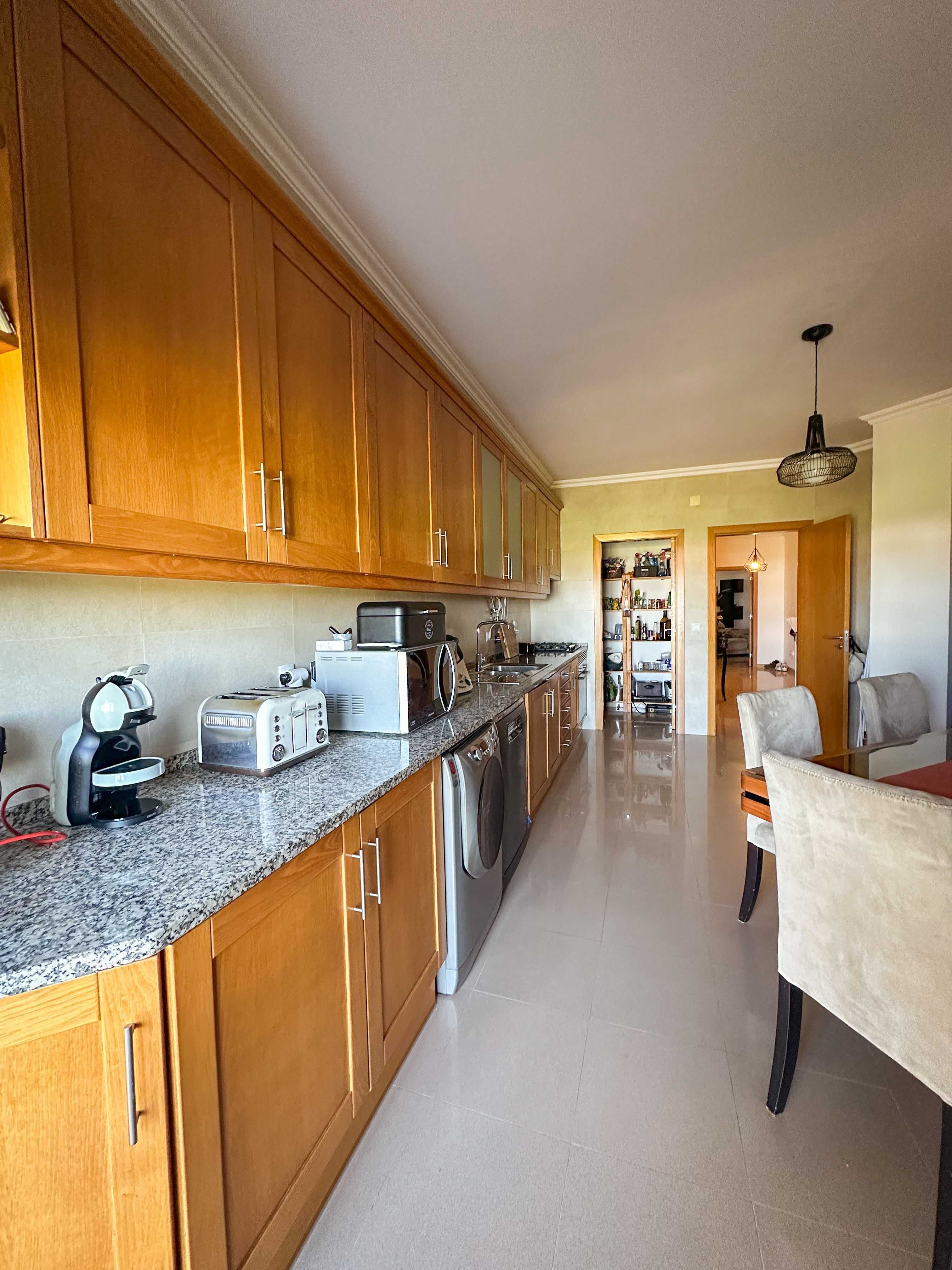 VENDE-SE T4 com 190 m2 e garagem em Beja Urb. Moinhos de Santa Maria