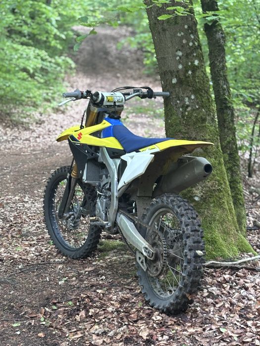 Suzuki RMZ 250 ^20 rok.